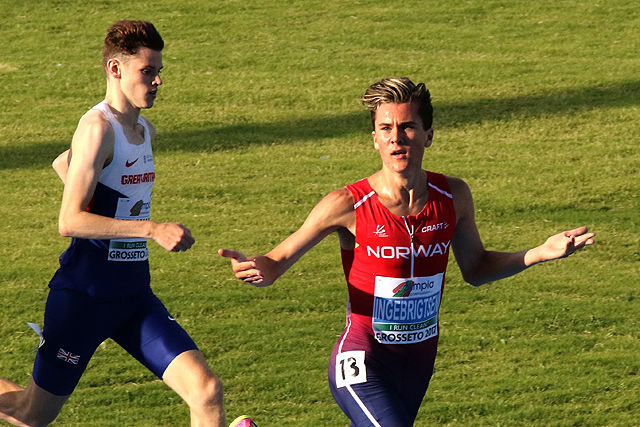 Jakob Ingebrigtsen tar en komfortabel seier i forsøksheatet på 1500 meter under U20 EM i Grosseto, Italia.
