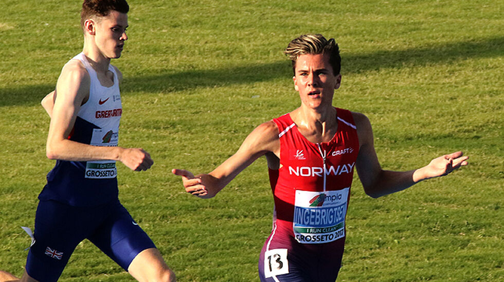 Jakob Ingebrigtsen tar en komfortabel seier i forsøksheatet på 1500 meter under U20 EM i Grosseto, Italia.