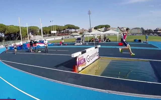 Jakob Ingebrigtsen passerer vanngrava for siste gang i klar ledelse i Grosseto.
