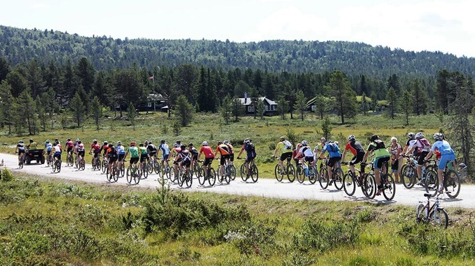 Kvamsfjellet i en fantastisk ramme kallet for vel 400 syklister  lørdag. (Arrangørfoto)