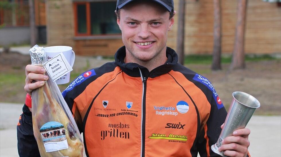 Øystein Ulekleiv tok sitt andre napp i vandrepokalen for beste tid for herrer. (Foto Åshild Sveen Gussgard)