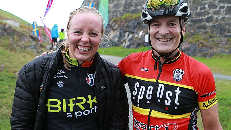 Dobbeltseier: Halden Sykkelklubbs Andreas Bye og Ingrid Bøe Jacobsen ble nr. 1 og 2 første dag av Grenserittet Etappe. (Foto: Kjell Vigestad)