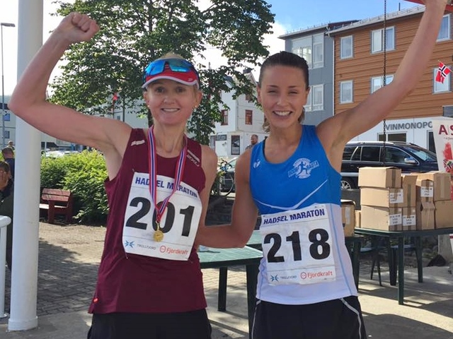 Louise Skak og Trine Larsen hadde en hard fight om seieren i kvinneklassen, en duell Trine vant med 14 sekunder. (Foto fra Louises facebookside)