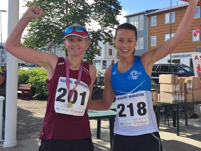 Louise Skak og Trine Larsen hadde en hard fight om seieren i kvinneklassen, en duell Trine vant med 14 sekunder. (Foto fra Louises facebookside) Louise Skak og Trine Larsen hadde en hard fight om seieren i kvinneklassen, en duell Trine vant med 14 sekunder. (Foto fra Louises facebookside)