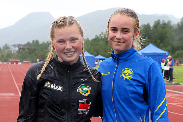 Silje Lindstad og Asta Susan Rustad vant hver sin klasse på 3000 meter hinder i junior-NM