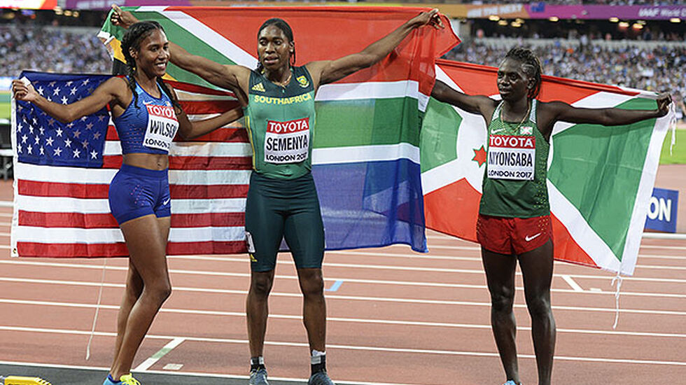 Vinnertrioen. Semenya (midten) vant foran Niyonsaba (til høyre) og Wilson. (Foto: Bjørn Johannessen)