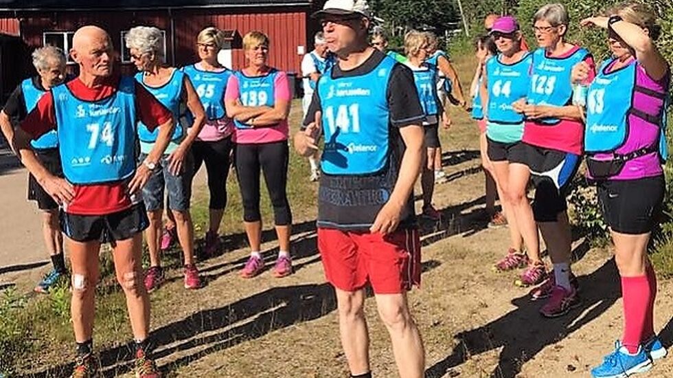 Fra starten på det 7 km lange i terrengløpet på Velta i fjor. (Foto: Gunn Helen Kjensmo)
