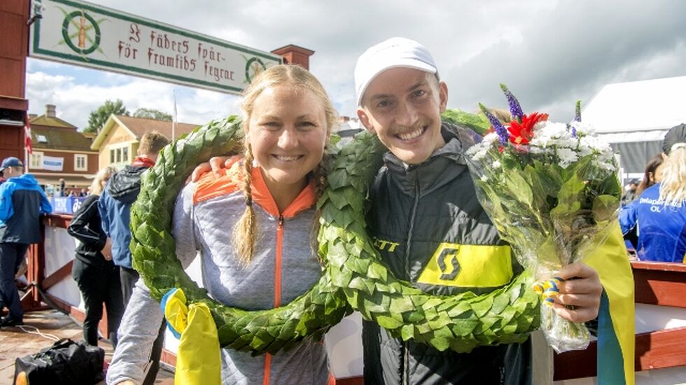 Vinnerne på UltraVasan 90 Ida Nilsson og Elov Olsson. (Foto: Vasaloppet, Ulf Palm)
