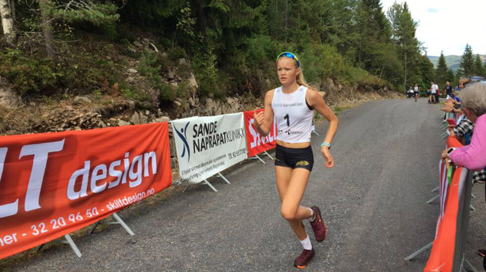 Maria Hartz Melling var raskest av alle jenter/kvinner og vant Fjellskar Opp på ny løyperekord. Foto: Arrangøren