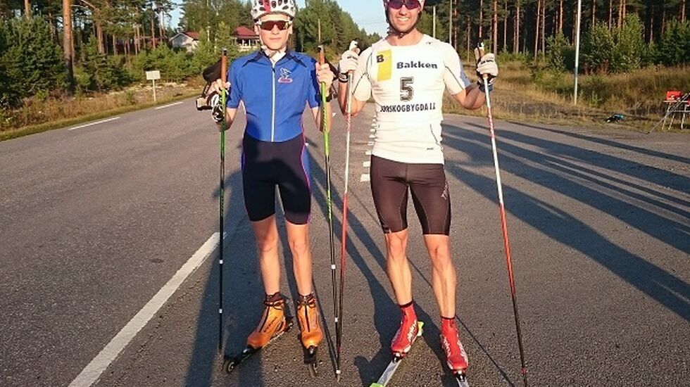 Same prochedure as last week i rulleskikarusellen da Jørgen Stensløkken (til høyre) staket i front hele løpet og Petter Sagen skøytet fra på de siste meterne. 