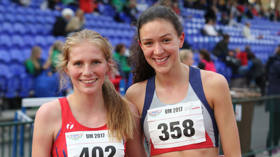 Hannah Berntzen Engevik og Kristin Svendby Otervik etter målgang