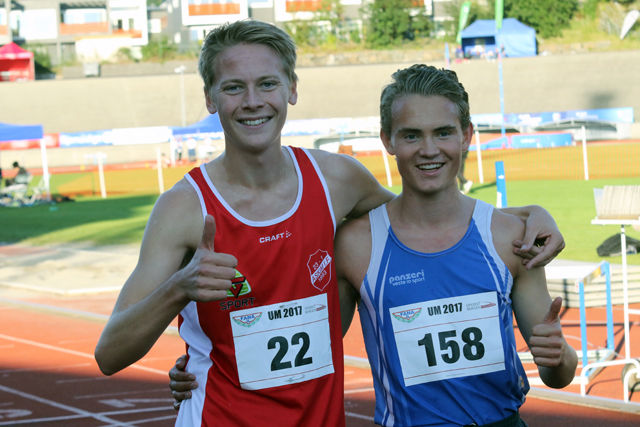 Fornøyde gullvinnere etter løpet: Fredrik Sandvik og Petter Myhr