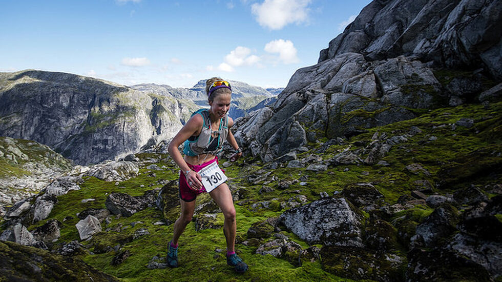 Ane Guro Moen vinner kvinneklassen i årets Hardangervidda Marathon Foto: Kai-Otto Melau