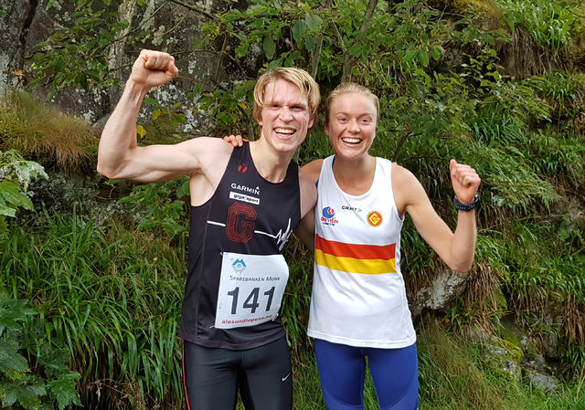 De to vinnerne i dagens løp i Ålesund, Asgeir Bakken Rognstad og Ingrid Festø. Foto: Sigbjørn Lerstad