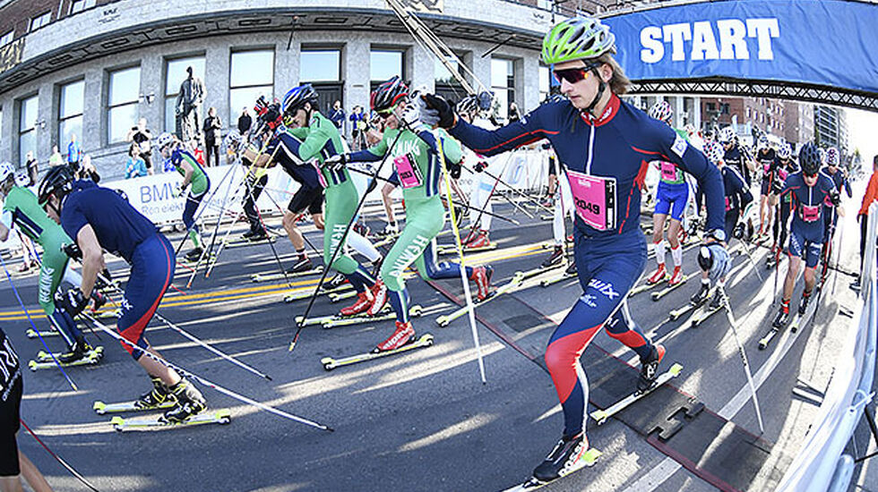 Rulleskirennet, som var nytt av året, innledet årets Oslo Maraton når det startet kl.09:00 . Foto: Bjørn Johannessen