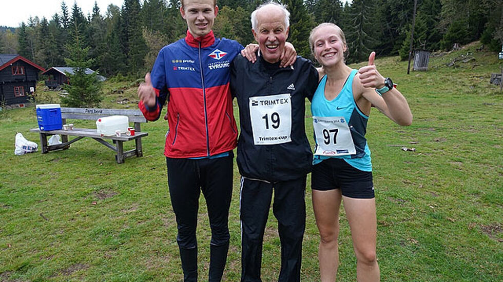 Vinnerne og eldste deltaker i Tveitesetra Opp