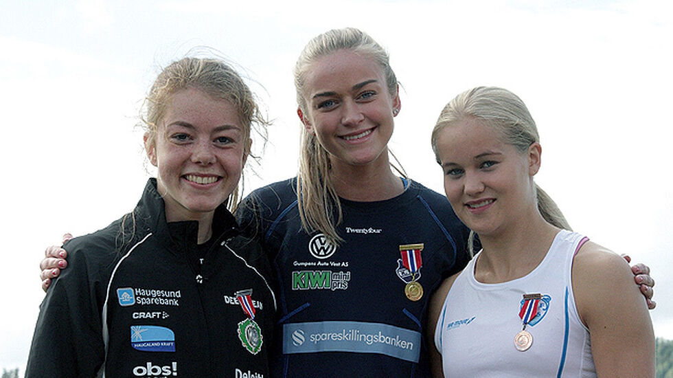 Vilde Våge Henriksen, Amalie Sæten og Malin Edland er 3 av de 28 mellom- og langdistanseløperne som er tatt ut på rekrutteringslandslaget. (Foto: Tom Roger Johansen)