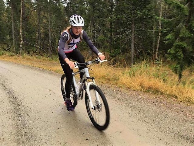 Franziska Skogsholm på avslutningen av sykkeletappen på Skramstadsætra. (Foto: Veslemøy Sundal)