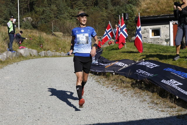 Tom Erik Halvorsen, suveren vinner med tiden 4.34.01.