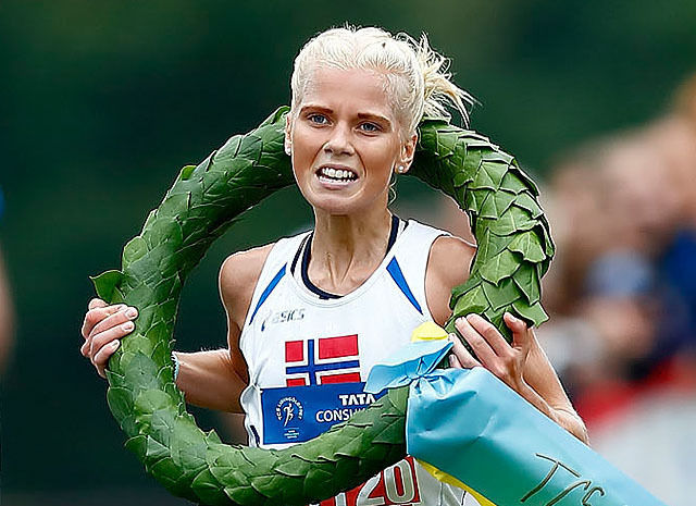 Vant 15 km: 18 år gamle Julie Larsen fra Sarpsborg var best av 2763 damer i Lidingöloppet. (Foto: Peter Holgersson AB)