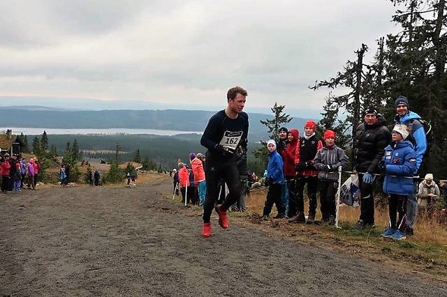 Petter Soleng Skinstad feiret 28-årsdagen sin med å vinne løpet i sitt eget treningseldorado. (Foto: Anne Kristine Sørum Seegaard‎)