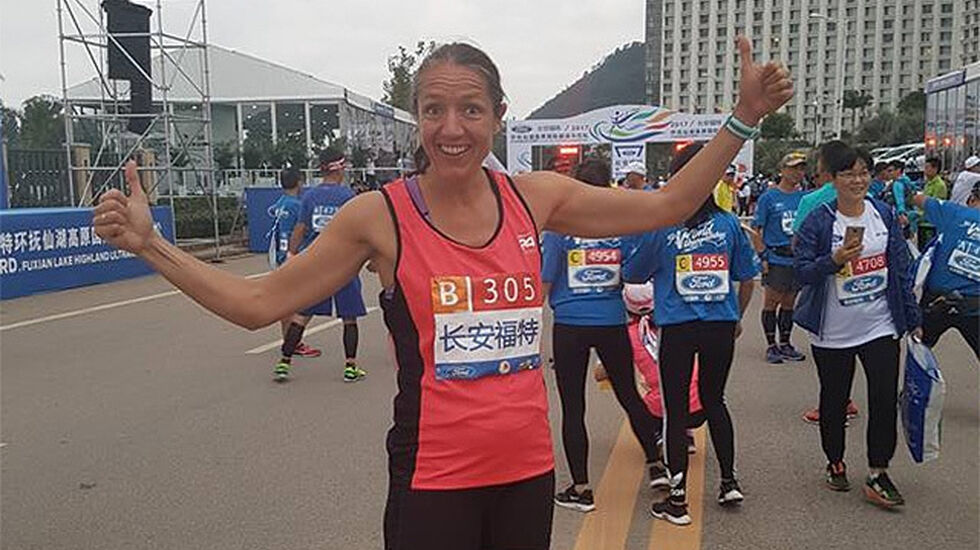 Guro Skjeggerud tok en fin femteplass i en strabasiøs 100 km i Kina. (Foto: privat)