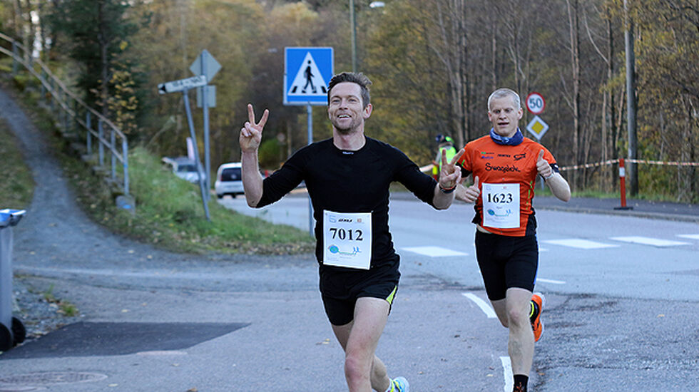 Odd Arne Engsæter og Sjur Ferkingstad i tet på maraton etter 7 km, dette ble også rekkefølgen i mål