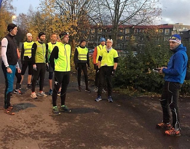 Et titalls løpere er klare til å løpe i gang vinteren på Hamar vest. (Arrangørfoto)