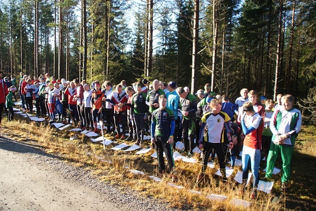 Stort startfelt på Huldertrampen. (Foto Øivind Frøisland)