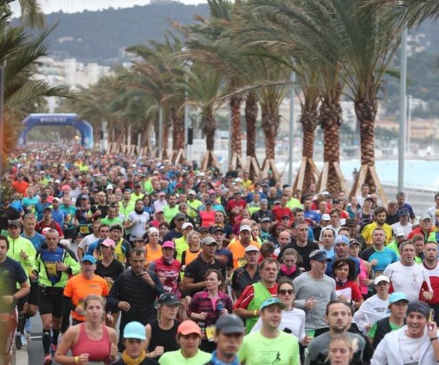 Fra Marathon des Alpes-Maritimes og starten i Nice (Foto: facebook/marathonnicecannes).