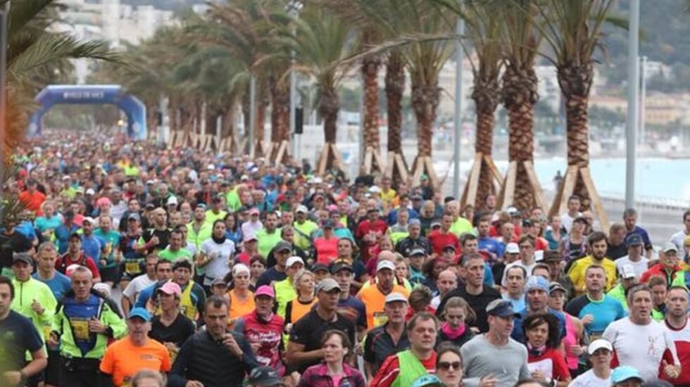 Fra Marathon des Alpes-Maritimes og starten i Nice (Foto: facebook/marathonnicecannes).