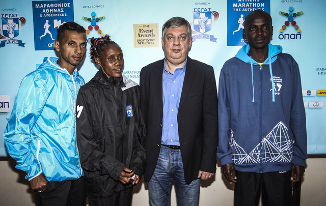 Fra venstre, SEGAS President Kostas Panagopoulos, Abdelkerim Boubker, Nancy Arusei og Milton Rotich. Foto: SEGAS-AMA