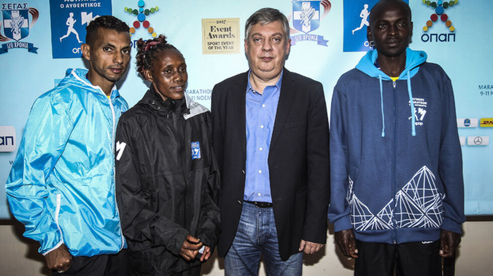 Fra venstre, SEGAS President Kostas Panagopoulos, Abdelkerim Boubker, Nancy Arusei og Milton Rotich. Foto: SEGAS-AMA