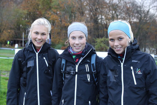 Det norske juniorlaget for kvinner er klar for innsats. Men å gjenta forårets storeslem med tre norske juniorjenter på pallen, er det ingen som forventer av dem. Foto: Arne Dag Myking