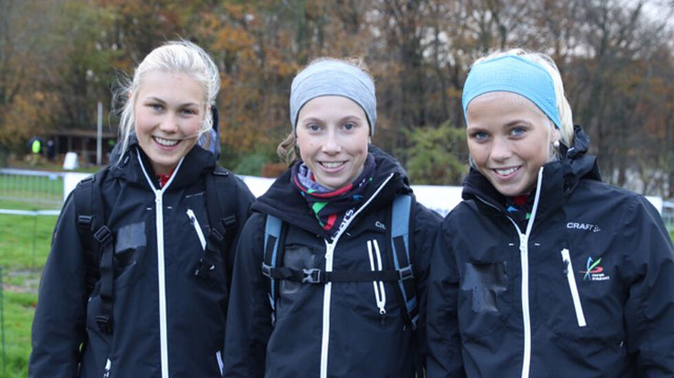 Det norske juniorlaget for kvinner er klar for innsats. Men å gjenta forårets storeslem med tre norske juniorjenter på pallen, er det ingen som forventer av dem. Foto: Arne Dag Myking