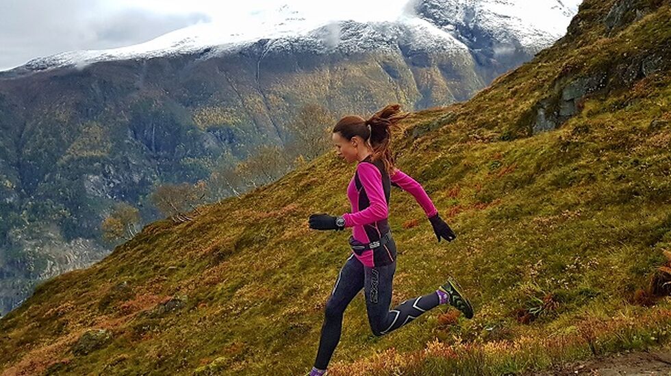Glad i fjellet: Angelika er fra Bergen, men bor i Ålesund og elsker å løpe i fjellet. Foto: Privat