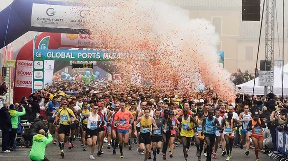 Fra starten av årets Ravenna Marathon (Foto: facebook/maratonadiravenna).