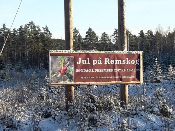 Skilt med Jul på Rømskog