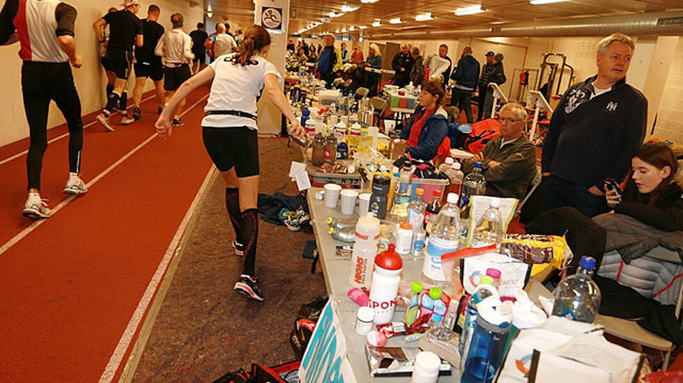 Stemningsbilde fra Norges lengste julebord - Bislett 24-timers 2017. (Foto: Kjell Vigestad)