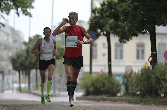 Dyktig løper: Andreas Grøgaard løper også kortere løp enn maraton. Her fra Sommerløpet i Kristiansand for et par år siden. (Foto: Marianne Røhme/Kondis)