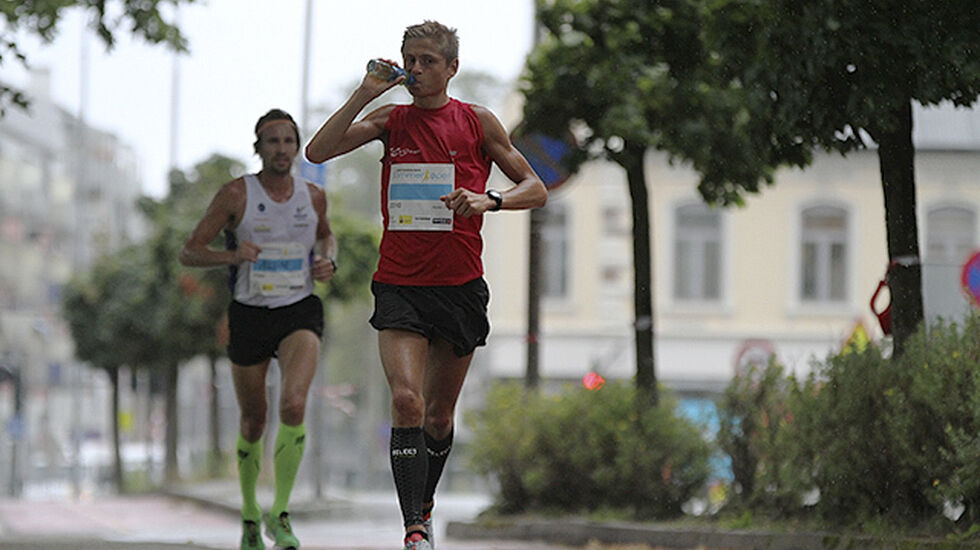 Dyktig løper: Andreas Grøgaard løper også kortere løp enn maraton. Her fra Sommerløpet i Kristiansand for et par år siden. (Foto: Marianne Røhme/Kondis)