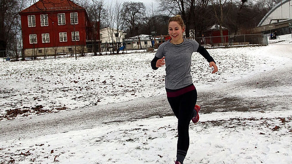 Så kom vinteren til Tøyen Parkrun. Cecily Millwater løp sitt fjerde Parkrun men det var debuten i i Tøyen Parkrun. Det gjorde hun så godt at hun vant kvinneklassen. Foto: Heming Leira