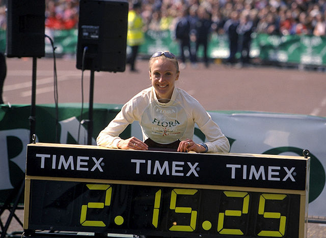 Paula Radcliffe satte gjeldende verdensrekord på maraton 12 år etter at hun slutta å forbedre sitt maksimale oksygenopptak. (Foto: London Marathon / Jiro Mochizuki)