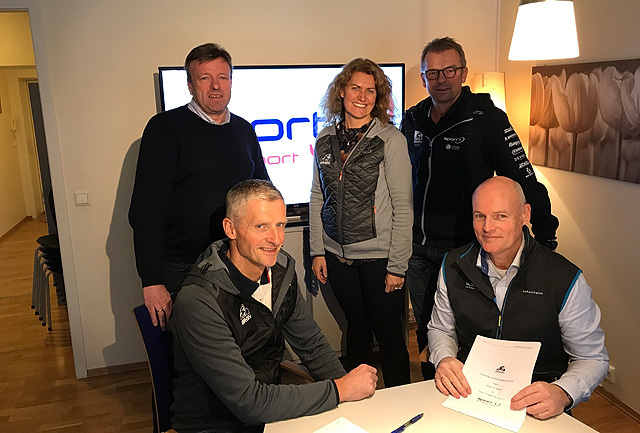 Ffra venstre:  Olaf Johan Thomasgaard (Birken), Espen Dybvig (Sport 1), Bak fv: Geir Husum (Husumgruppen),Ingunn Rønningen Kleven ( Birken), Atle Børresen (Husumgruppen)  Foto: Birken
