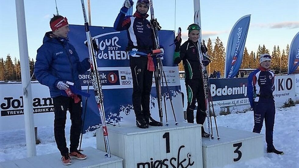 Arrangørklubben Hamar Skiklubb dominerte 18-årsklassen også på Veldre Sag med Kristoffer Kvarstad og Simen Syversen på de to øverste trinnene på pallen foran  Petter Myhr, Vallset IL og Simen Krogstie Bjørgan, også HSK på 4. plass. (Foto: Hamar Skiklubb) 