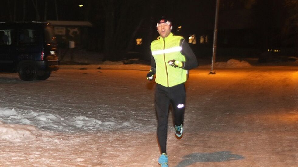 Bjørn Egil Nordseth inn til 14.15 på den 4,1 km lange runden, bare 23 sekunder bak sin og Henning Mortensens løyperekord satt på bar asfalt. (Foto: Esther Innselset)
