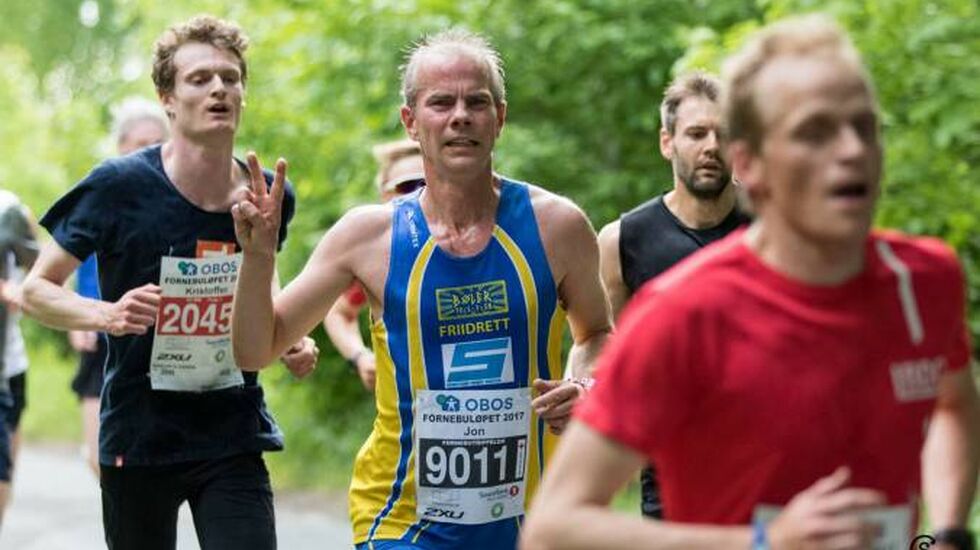 Jeg smiler tappert, men det var tungt å løpe 3 km,5 km  og 10 km etter hverandre under Fornebu-trippel. (Foto: Sylvain Cavatz)