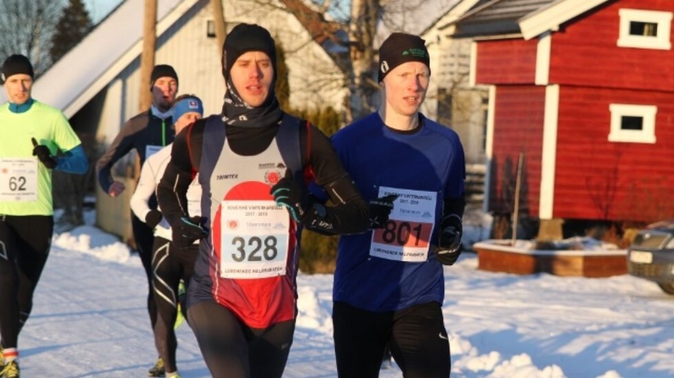 Stenberg og Waaler i tet helt fra start. (Foto: Olav Engen)