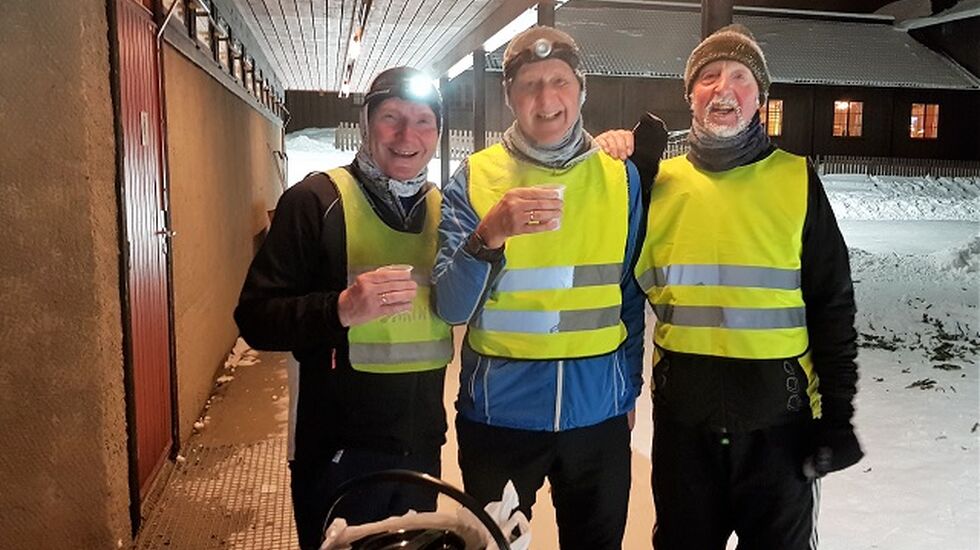 Med tendenser til rim i barten etter endt kut for (fra v.): Jonny Johansen, Vidar Karlsen og Øyvind Strand. (Foto: Stein Arne Negård)