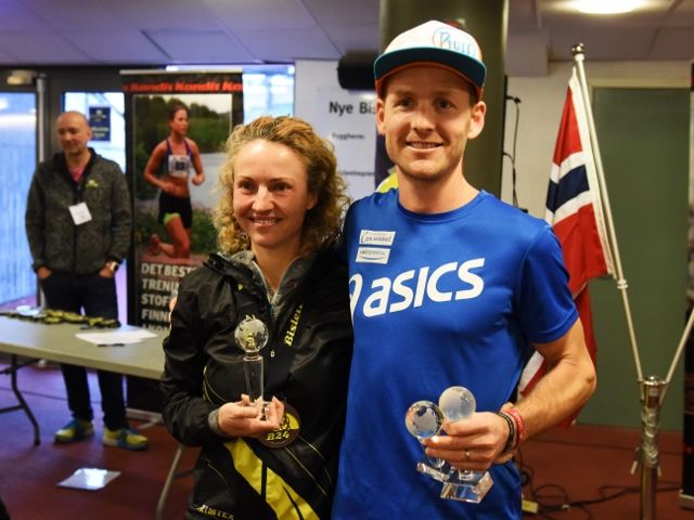 Therese Falk og Didrik Hermansen fra utdelingen av Årets Ultraløper 2016. (Foto: Anders Tøsse)